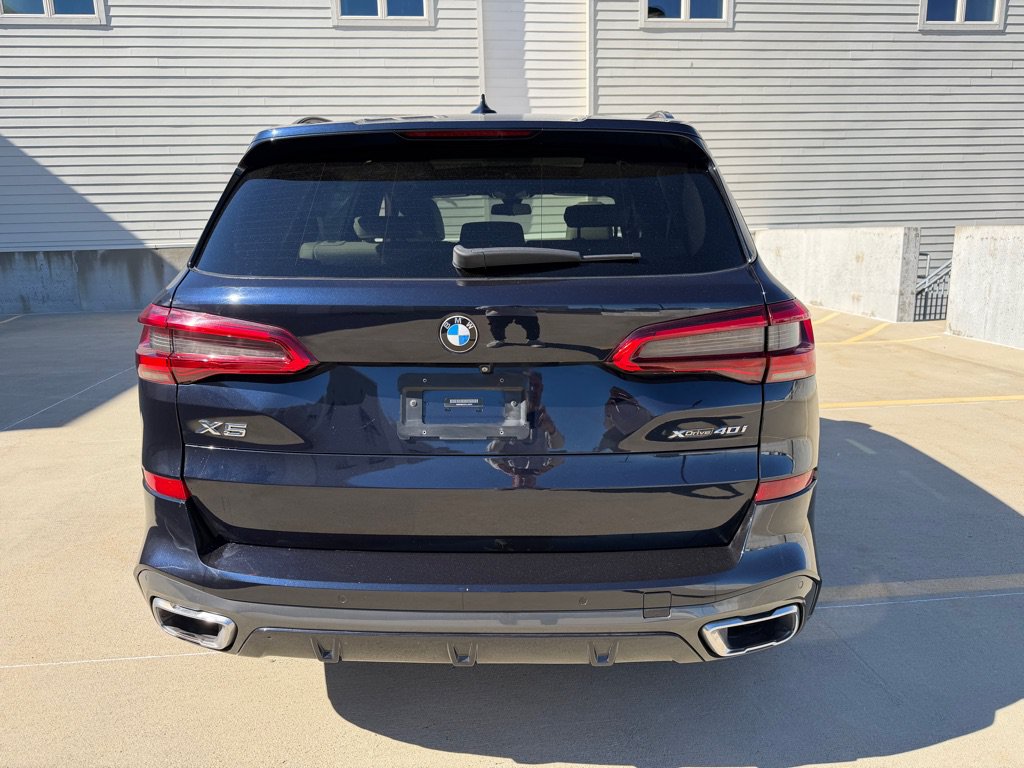 Used 2022 BMW X5 xDrive40i w/ M Sport Package AWD/4WD image 6