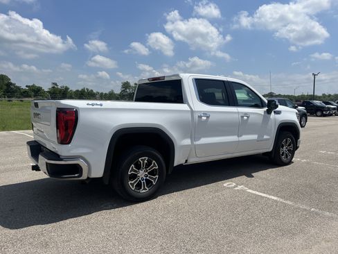 Used 2026 GMC Sierra 1500 SLT AWD/4WD image 2