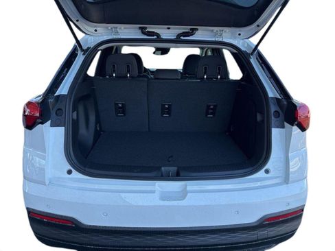 New 2027 Chevrolet Bolt LT w/ Comfort Package FWD image 12