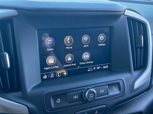 Used 2024 GMC Terrain SLE w/ Driver Convenience Package image 5