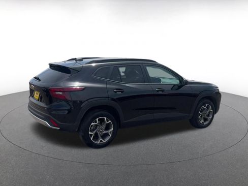 Used 2025 Chevrolet Trax LT FWD image 15