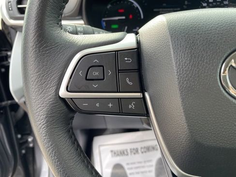 Used 2025 Toyota Sienna XLE image 15