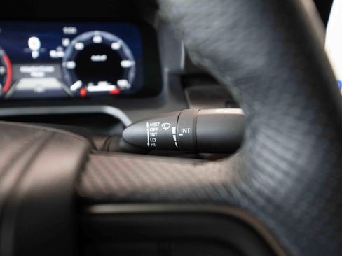 Used 2025 Toyota Tacoma TRD Off-Road image 14