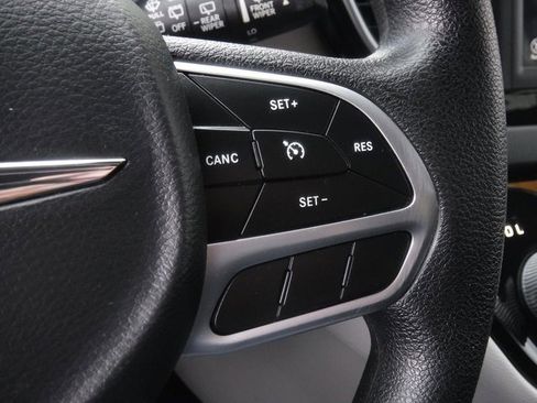 Certified 2020 Chrysler Voyager L image 28