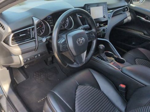 Used 2022 Toyota Camry SE w/ Carpet Mat Package (TMS) FWD image 10