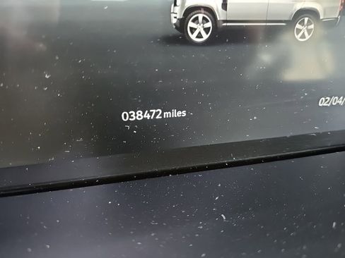 Used 2023 Land Rover Defender 130 X-Dynamic SE image 13