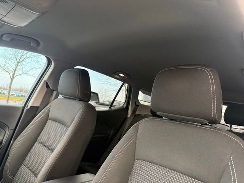 Used 2023 GMC Terrain SLE w/ Driver Convenience Package image 7