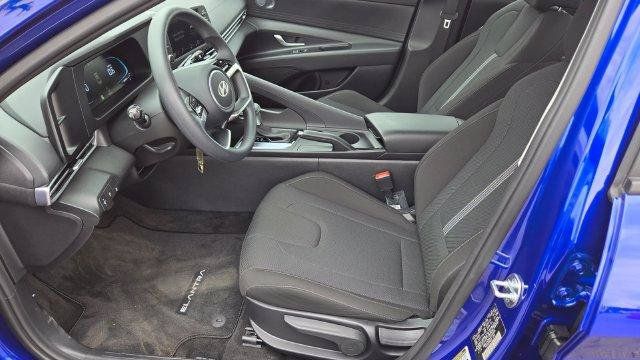 Used 2026 Hyundai Elantra SE FWD image 13