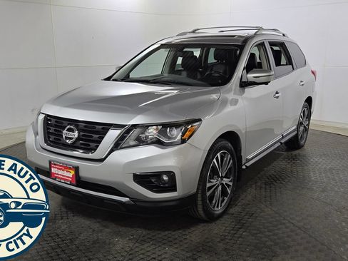 Used 2017 Nissan Pathfinder Platinum w/ Cargo Package AWD/4WD image 3