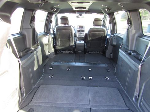 Used 2019 Dodge Grand Caravan GT image 18