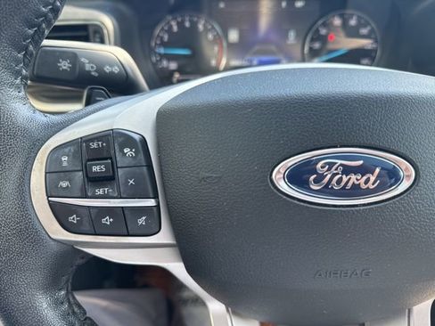 Used 2021 Ford Explorer XLT w/ Equipment Group 202A AWD/4WD image 22