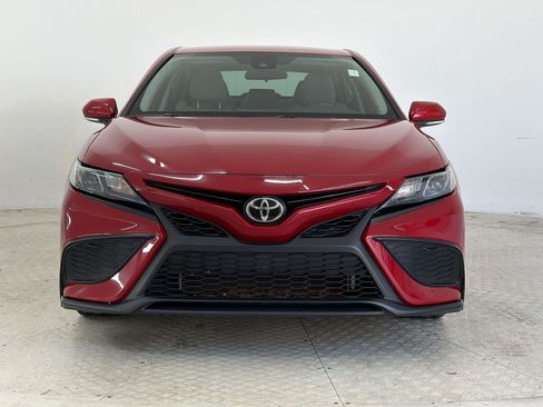 Used 2022 Toyota Camry SE FWD image 6
