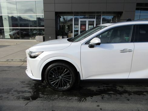 Used 2025 Lexus RX 350h image 2