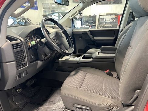 Used 2012 Nissan Titan SV w/ SV Value Truck Pkg image 9