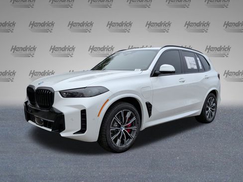 New 2026 BMW X5 xDrive50e w/ M Sport Package image 5