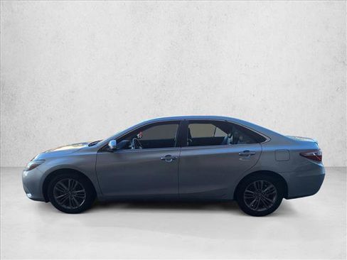 Used 2016 Toyota Camry SE image 8