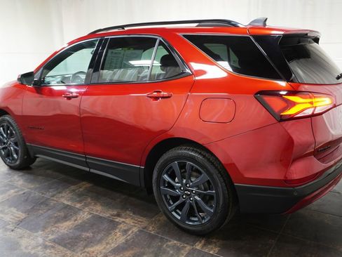 Used 2024 Chevrolet Equinox RS AWD/4WD image 8