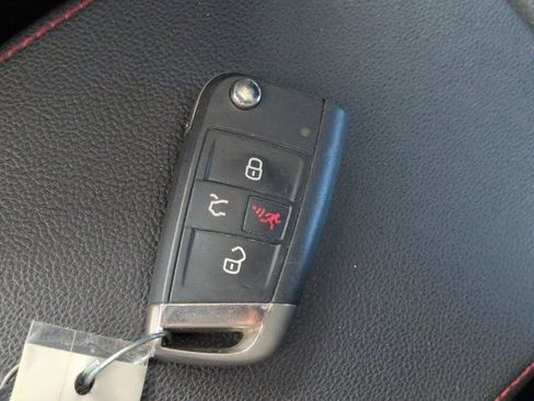 Used 2018 Volkswagen GTI Autobahn FWD image 29