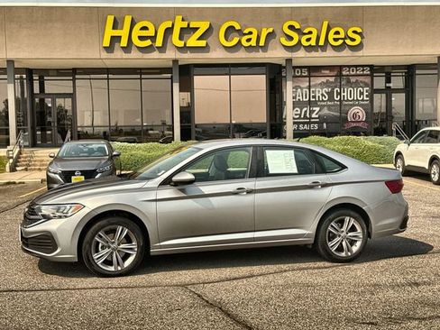 Used 2024 Volkswagen Jetta SE FWD image 1
