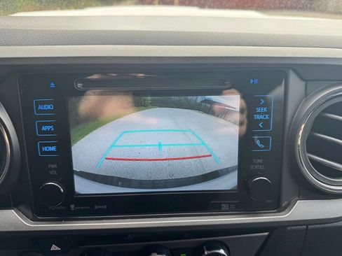 Used 2016 Toyota Tacoma TRD Sport w/ Towing Package image 26