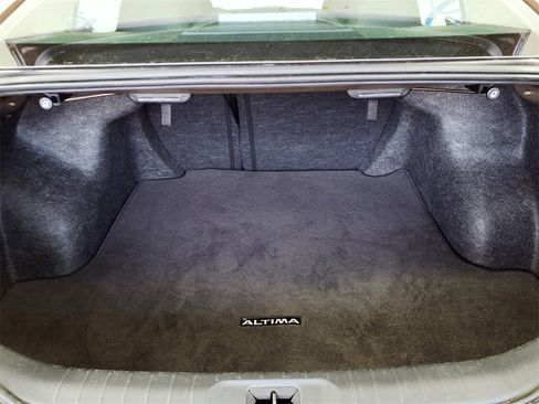 Used 2024 Nissan Altima 2.5 SV image 11