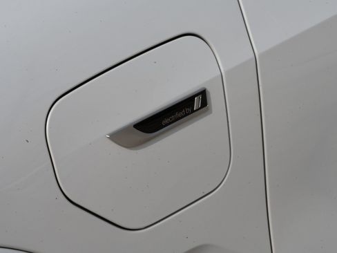 Certified 2023 BMW X5 xDrive45e w/ Executive Package image 43