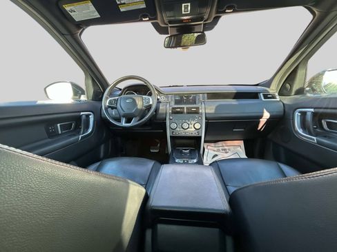 Used 2019 Land Rover Discovery Sport Landmark image 16