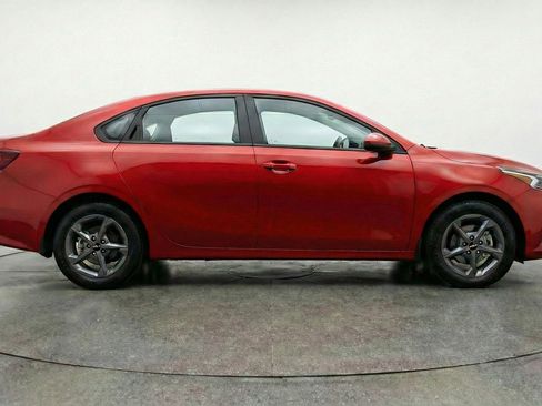 Used 2025 Kia K4 LXS image 11