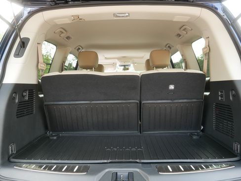 Certified 2024 Nissan Armada Platinum w/ Captain's Chairs Package AWD/4WD image 18