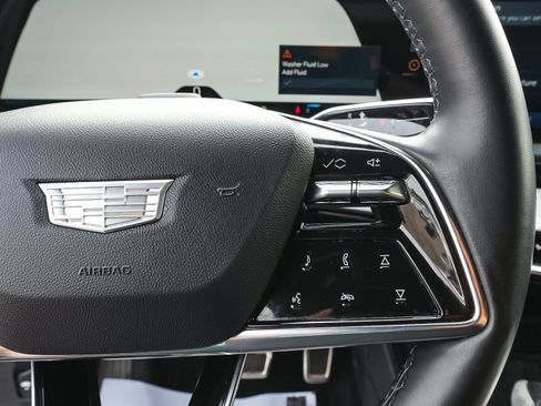 Used 2025 Cadillac Optiq Luxury 1 AWD/4WD image 22