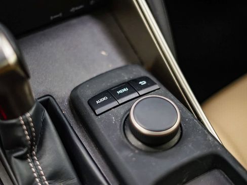 Used 2018 Lexus IS 300 image 24