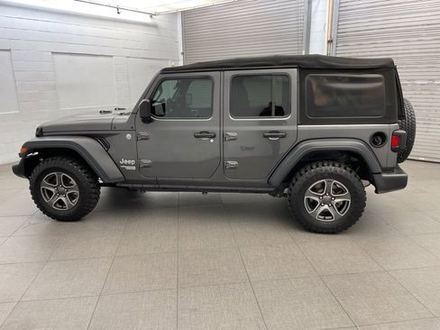Used 2018 Jeep Wrangler Unlimited Sport S image 8