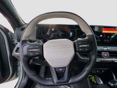 New 2025 Kia K4 GT-Line image 11
