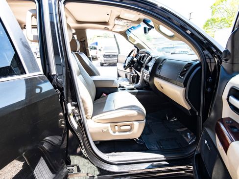 Used 2012 Toyota Sequoia Platinum image 37