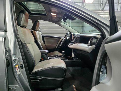 Used 2016 Toyota RAV4 Limited image 16