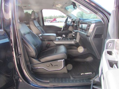 Used 2023 Ford F150 Lariat w/ Trailer Tow Package image 13