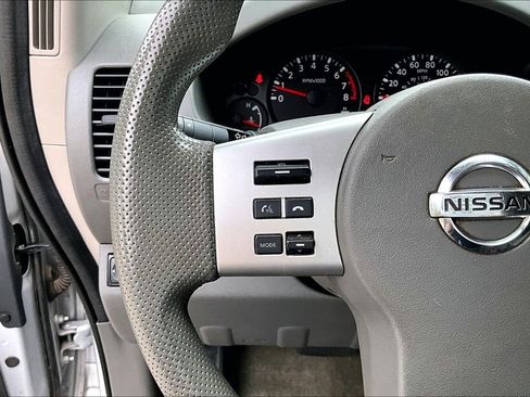 Used 2018 Nissan Frontier SV RWD image 15