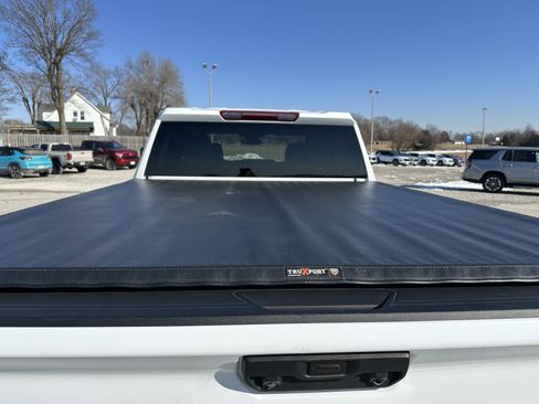 Used 2025 Chevrolet Silverado 2500 Custom w/ Custom Value Package image 10