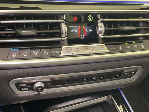 Used 2020 BMW X5 xDrive50i AWD/4WD image 27