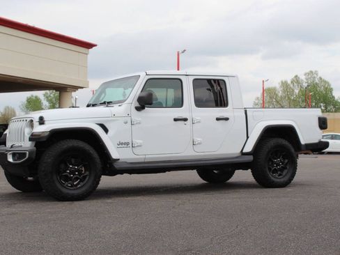 Used 2023 Jeep Gladiator Overland w/ Cold Weather Group AWD/4WD image 6