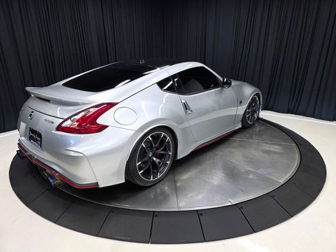 Used 2017 Nissan 370Z NISMO RWD image 13