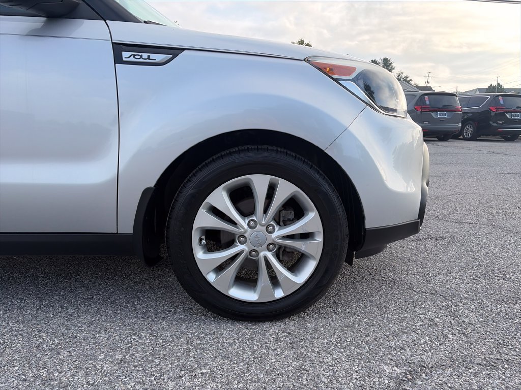 Used 2014 Kia Soul + w/ Primo Package FWD image 44