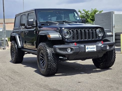 Used 2025 Jeep Wrangler Unlimited Rubicon w/ XTREMEE 35" Tire Package AWD/4WD image 2