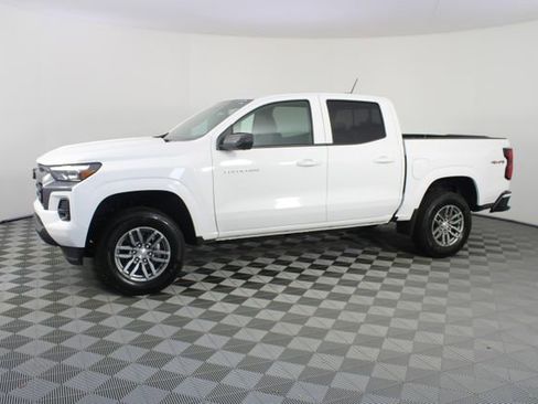 New 2026 Chevrolet Colorado LT image 2