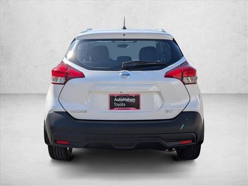 Used 2018 Nissan Kicks SV FWD image 7