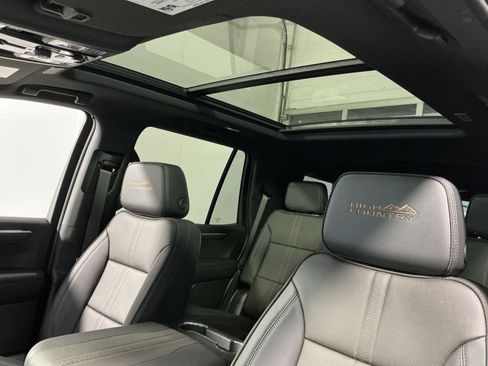 New 2026 Chevrolet Tahoe High Country w/ Sun And Tow Package AWD/4WD image 25