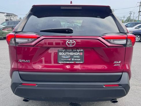 Used 2019 Toyota RAV4 XLE AWD/4WD image 6