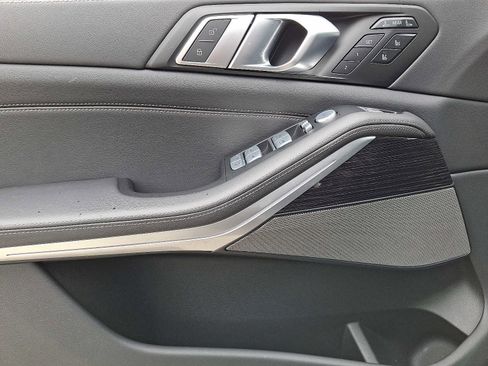 Used 2025 BMW X7 M60i w/ Executive Package image 14