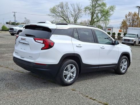 Used 2023 GMC Terrain SLE w/ Driver Convenience Package image 12
