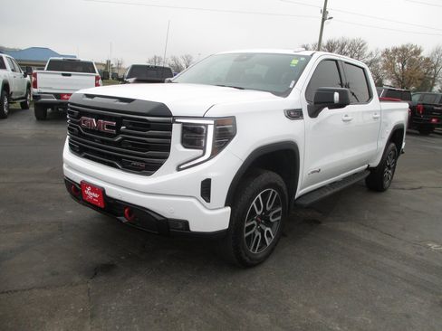 Certified 2025 GMC Sierra 1500 AT4 w/ AT4 Premium Package image 10